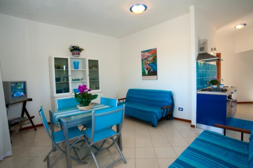  LIVING ROOM WITH KITCHEN